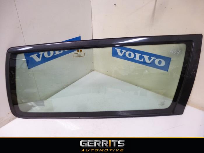 Rear window from a Volvo V70 (SW) 2.5 D 2000