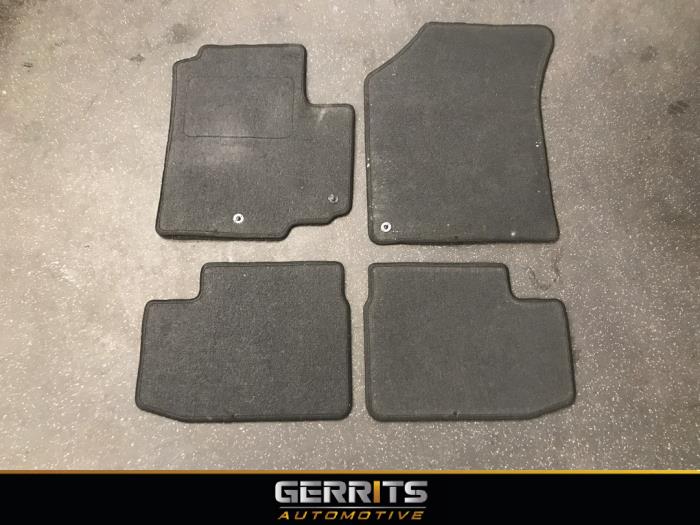 Set of mats from a Suzuki Swift (ZA/ZC/ZD1/2/3/9) 1.3 VVT 16V 2009