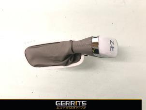Used Gear stick cover Renault Zoé (AG) 65kW Price € 54,98 Margin scheme offered by Gerrits Automotive