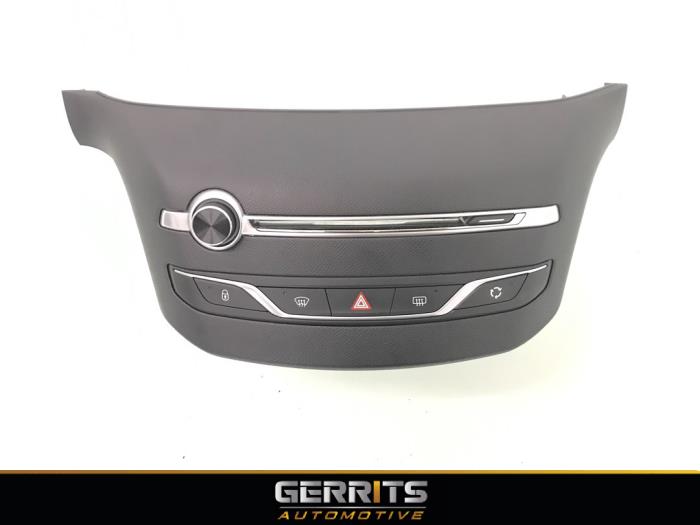 Używane Panel obslugi radia Peugeot 308 SW (L4/L9/LC/LJ/LR) 1.6 BlueHDi 120 Cena € 49,48 Procedura marży oferowane przez Gerrits Automotive BV