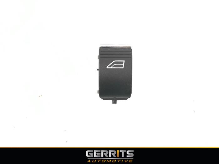 Usados Interruptor de ventanilla eléctrica Ford Focus 3 Wagon 1.6 TDCi ECOnetic Precio € 21,98 Norma de margen ofrecido por Gerrits Automotive BV