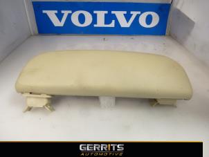 Usados Soporte de gafas Volvo V70 (BW) 2.0 D 16V Precio € 25,30 Norma de margen ofrecido por Gerrits Automotive