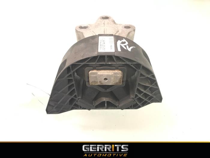 Engine mount from a Renault Zoé (AG) 43kW 2014