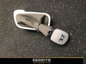 Used Gear stick cover Renault Zoé (AG) 43kW Price € 54,98 Margin scheme offered by Gerrits Automotive