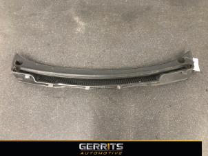 Used Cowl top grille Ford B-Max (JK8) 1.0 EcoBoost 12V 100 Price € 26,40 Margin scheme offered by Gerrits Automotive
