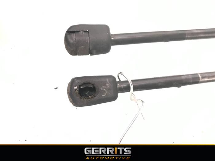 Set of tailgate gas struts from a Ford B-Max (JK8) 1.0 EcoBoost 12V 100 2015