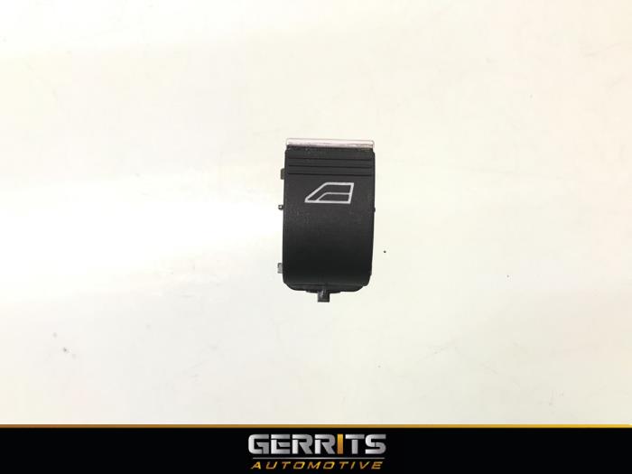Usados Interruptor de ventanilla eléctrica Ford B-Max (JK8) 1.0 EcoBoost 12V 100 Precio € 21,98 Norma de margen ofrecido por Gerrits Automotive BV