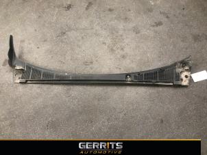 Used Cowl top grille Renault Megane IV Estate (RFBK) 1.6 Energy dCi 130 Price € 29,99 Margin scheme offered by Gerrits Automotive