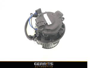Usados Motor de ventilador de calefactor Renault Megane IV Estate (RFBK) 1.6 Energy dCi 130 Precio € 69,99 Norma de margen ofrecido por Gerrits Automotive