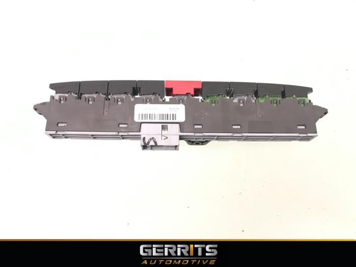 Interruptor de luz de pánico de un Fiat Doblo Cargo (263) 1.3 D Multijet 2016