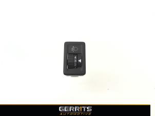 Używane Przelacznik reflektora LHV Suzuki Alto (GF) 1.0 12V Cena € 21,98 Procedura marży oferowane przez Gerrits Automotive