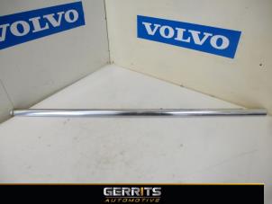 Used Window rubber Volvo S80 (AR/AS) 2.5 T Turbo 20V Price € 30,80 Margin scheme offered by Gerrits Automotive