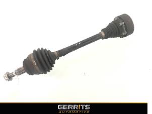 Used Front drive shaft, left Volkswagen New Beetle (1Y7) 2.0 Price € 54,98 Margin scheme offered by Gerrits Automotive