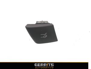 Used Tailgate switch Citroen DS5 (KD/KF) 2.0 165 HYbrid4 16V Price € 27,48 Margin scheme offered by Gerrits Automotive