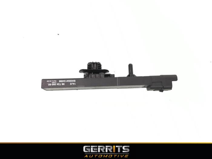 Używane Keyless Entry-Antena Citroen DS5 (KD/KF) 2.0 165 HYbrid4 16V Cena € 27,48 Procedura marży oferowane przez Gerrits Automotive BV