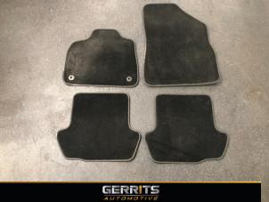 Usagé Kit tapis Citroen DS5 (KD/KF) 2.0 165 HYbrid4 16V Prix € 27,48 Règlement à la marge proposé par Gerrits Automotive