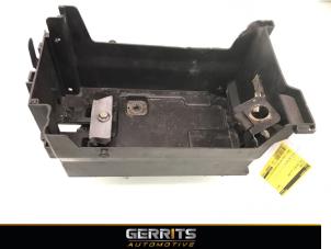 Used Battery box Opel Insignia Sports Tourer 2.0 Turbo 16V Ecotec Price € 21,98 Margin scheme offered by Gerrits Automotive