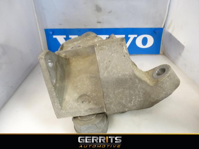 Usagé Support moteur Volvo S80 (AR/AS) 2.5 T Turbo 20V Prix € 30,80 Règlement à la marge proposé par Gerrits Automotive BV