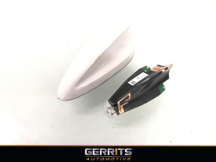 Używane Antena BMW 2 serie Gran Tourer (F46) 218d 2.0 TwinPower Turbo 16V Cena € 76,98 Procedura marży oferowane przez Gerrits Automotive BV