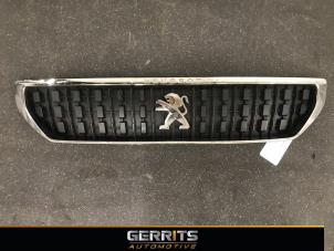 Used Grille Peugeot Expert (VA/VB/VE/VF/VY) 2.0 Blue HDi 150 16V Price € 163,34 Inclusive VAT offered by Gerrits Automotive