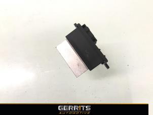 Used Heater resistor Peugeot Expert (VA/VB/VE/VF/VY) 2.0 Blue HDi 150 16V Price € 28,60 Margin scheme offered by Gerrits Automotive