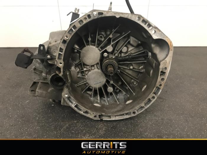 Gearbox from a Renault Espace (JK) 2.0 dCi 16V 175 FAP 2007