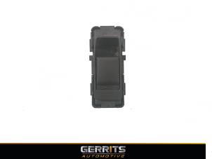 Używane Przelacznik elektrycznej szyby Dodge Caliber 2.0 16V Cena € 21,98 Procedura marży oferowane przez Gerrits Automotive