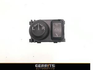 Used Mirror switch Nissan Qashqai (J10) 2.0 16V Price € 21,98 Margin scheme offered by Gerrits Automotive