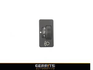 Usagé Commutateur phare hauteur réglable Citroen C1 1.0 12V Prix € 21,98 Règlement à la marge proposé par Gerrits Automotive