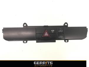 Używane Przelacznik swiatel awaryjnych Mercedes Sprinter 3t (906.61) 210 CDI 16V Cena € 27,48 Procedura marży oferowane przez Gerrits Automotive