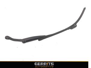 Used Front wiper arm Fiat Panda (312) 0.9 TwinAir 65 Price € 16,48 Margin scheme offered by Gerrits Automotive