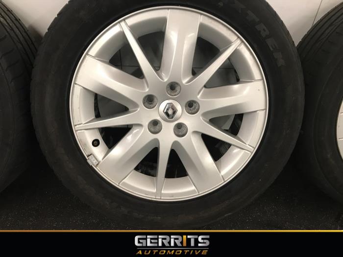 Set of wheels + tyres from a Renault Espace (JK) 2.0 dCi 16V 175 FAP 2007