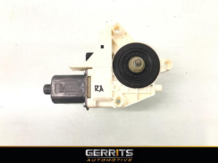 Usados Motor de ventanilla de puerta Renault Fluence (LZ) 1.6 16V Precio € 82,48 Norma de margen ofrecido por Gerrits Automotive BV