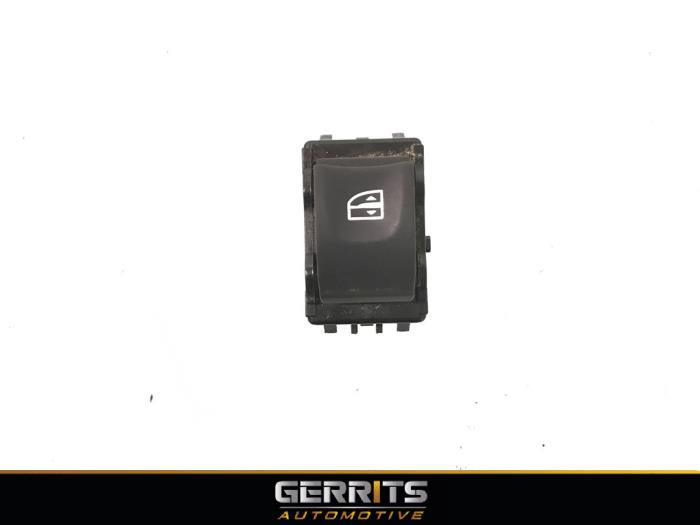 Usados Interruptor de ventanilla eléctrica Renault Fluence (LZ) 1.6 16V Precio € 21,98 Norma de margen ofrecido por Gerrits Automotive BV