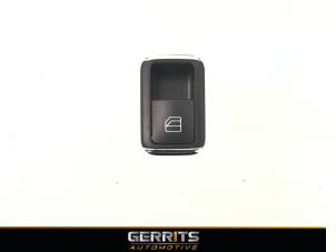 Usados Interruptor de ventanilla eléctrica Mercedes C (W204) 3.0 C-280 V6 24V Precio € 21,98 Norma de margen ofrecido por Gerrits Automotive