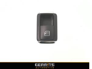 Usados Interruptor de ventanilla eléctrica Mercedes C (W204) 3.0 C-280 V6 24V Precio € 21,98 Norma de margen ofrecido por Gerrits Automotive