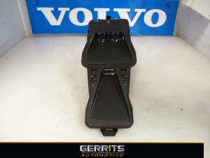 Usados Sensor asistente de frenado Volvo V40 (MV) 2.0 D2 16V Precio € 35,75 Norma de margen ofrecido por Gerrits Automotive