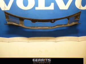 Used Cowl top grille Volvo V40 (MV) 2.0 D2 16V Price € 33,00 Margin scheme offered by Gerrits Automotive