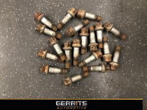 Used Set of wheel bolts Mercedes GLK (204.7/9) 3.0 350 CDI 24V BlueEfficiency 4-Matic Price € 32,98 Margin scheme offered by Gerrits Automotive