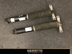 Used Shock absorber kit Ford Focus 4 Wagon 1.0 Ti-VCT EcoBoost 12V 125 Price € 82,48 Margin scheme offered by Gerrits Automotive