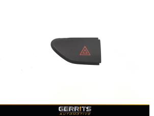 Used Panic lighting switch Renault Captur (2R) 1.2 TCE 16V EDC Price € 21,98 Margin scheme offered by Gerrits Automotive