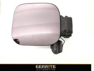 Used Tank cap cover Renault Captur (2R) 1.2 TCE 16V EDC Price € 32,98 Margin scheme offered by Gerrits Automotive