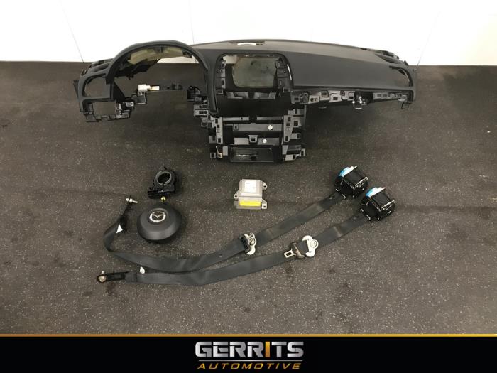 Airbag set+module from a Mazda CX-5 (KE,GH) 2.0 SkyActiv-G 16V 2WD 2014