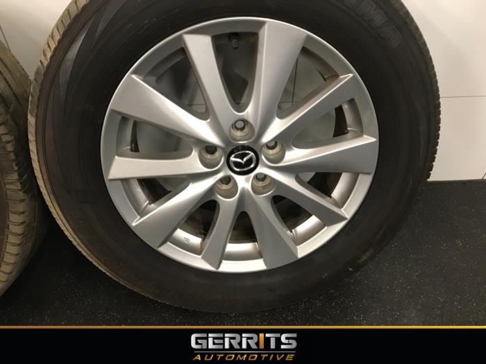 Juego de llantas y neumáticos de un Mazda CX-5 (KE,GH) 2.0 SkyActiv-G 16V 2WD 2014