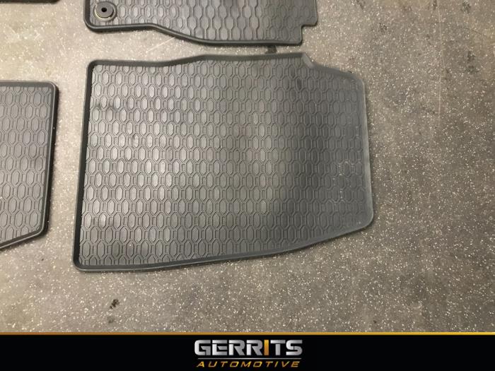 Set of mats Ford Focus 3 1.0 TiVCT EcoBoost 12V 125 RUBBERENMATTEN