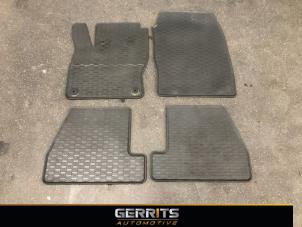 Used Set of mats Ford Focus 3 1.0 Ti-VCT EcoBoost 12V 125 Price € 54,98 Margin scheme offered by Gerrits Automotive