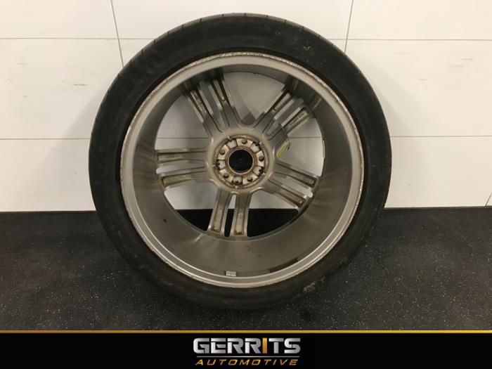 Wheel + tyre from a Mercedes-Benz GLK (204.7/9) 3.0 350 CDI 24V BlueEfficiency 4-Matic 2013