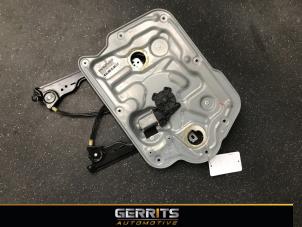 Used Window mechanism 4-door, front right Nissan Qashqai (J10) 2.0 16V Price € 82,48 Margin scheme offered by Gerrits Automotive