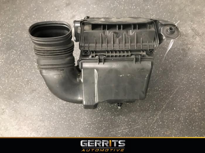 Air box from a Renault Megane IV Estate (RFBK) 1.2 Energy TCE 130 2018