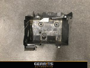 Used Battery box Renault Megane IV Estate (RFBK) 1.2 Energy TCE 130 Price € 27,48 Margin scheme offered by Gerrits Automotive